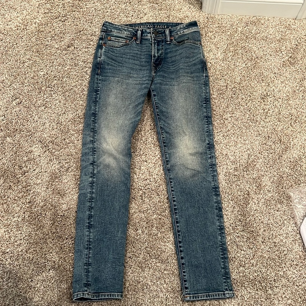 American eagle medium wash slim jeans, size 28x32, perfect condition
